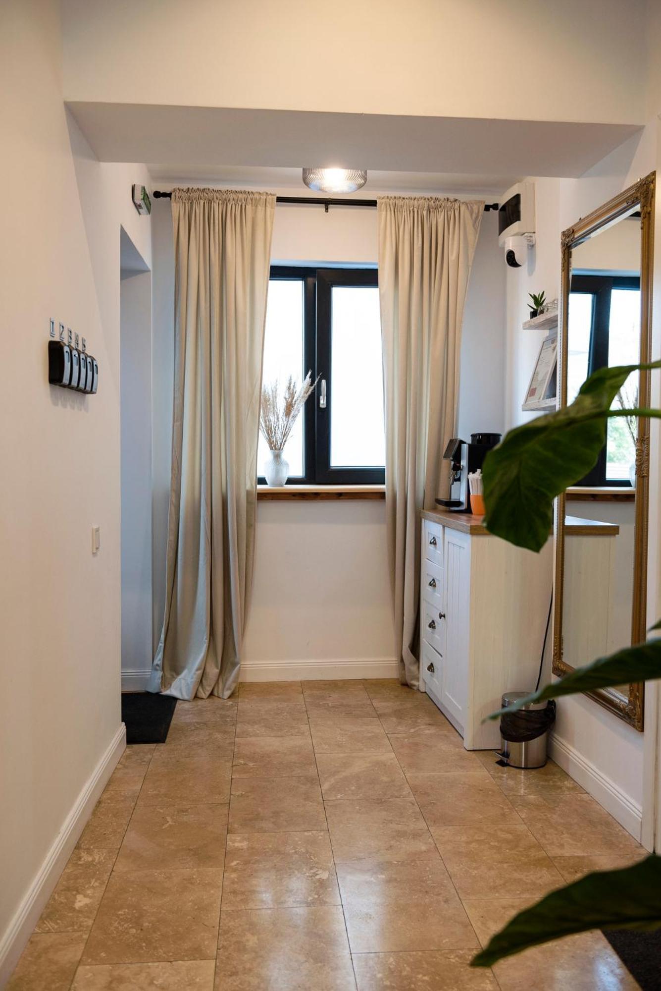 Lazynest Residence Bucarest Extérieur photo